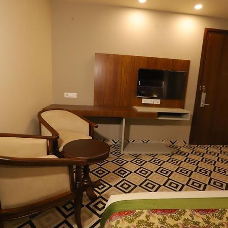 Ip Royal Hotel - Yeni Delhi Dış mekan fotoğraf
